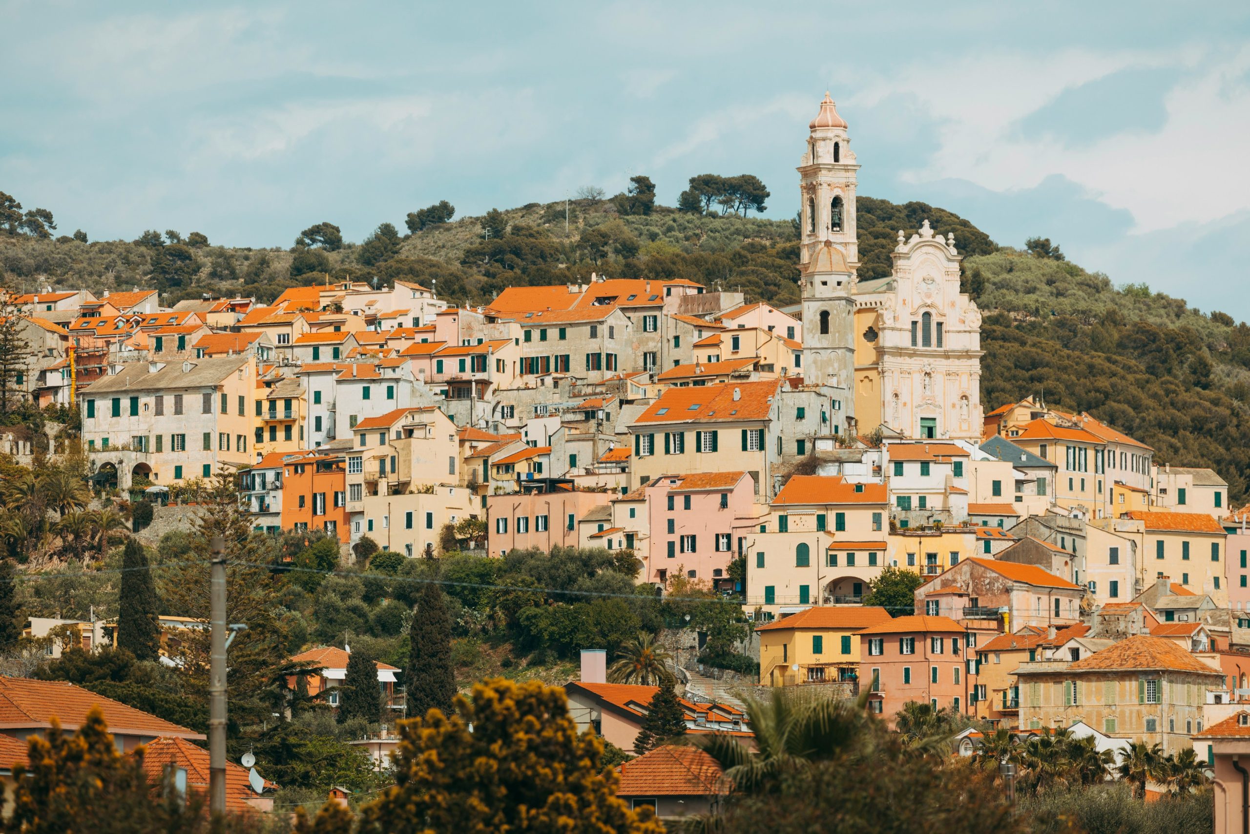 Heuveldorp in Ligurië, Italië